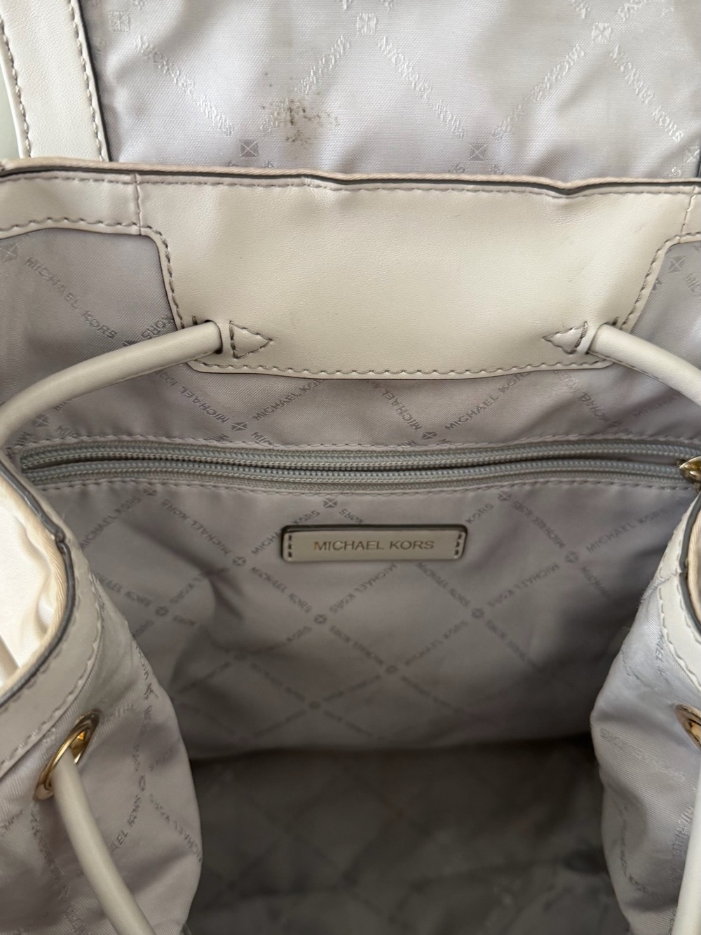 MICHAEL KORS Soft Cream Drawstring Backpack with Gold Hardware - Picture 8 of 11